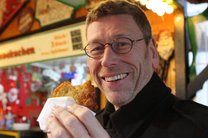 Berlin Christmas Markets with Culinary Tour - Visiting Berlin’s Iconic Christmas Markets: Gendarmenmarkt