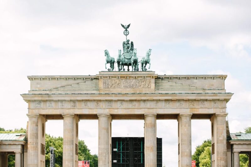 Berlin City Bike Tour with Beer Garden Stop - Key Points