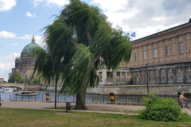 Berlin City Center: The Most Famous Sites (private 3 hours Walking tour) - Guides with Deep Local Knowledge