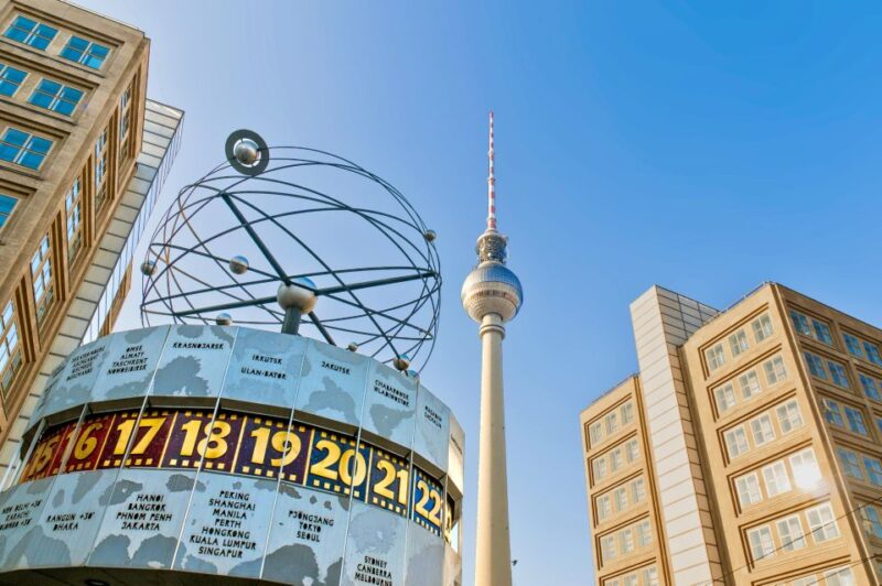 Berlin: City Center Walking Tour - Discover Berlins Renowned Landmarks at Alexanderplatz