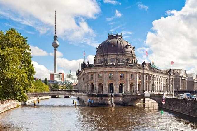 Berlin City Tour and Exploration Phone Game - Gendarmenmarkt: A Picturesque Berlin Square