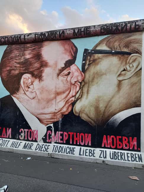 Berlin City Walking tour With Guide - Key Points