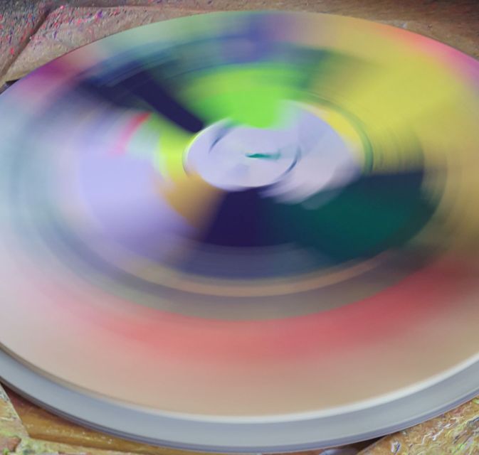 Berlin: Create Your Own Spin Painting at Jans Echternacht - Why This Spin Painting Experience Stands Out in Berlin