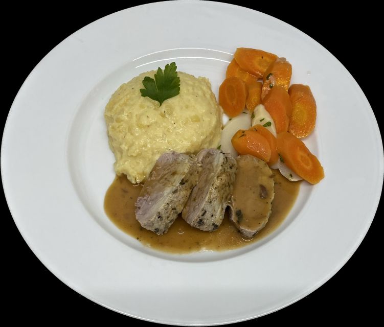 Berlin: Dinner Cruise on the Spree with Prosecco - Onboard Experience and Service Quality