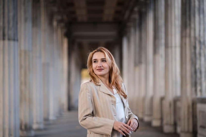 Berlin: Early Morning Private Photoshoot to avoid the Crowd - Experience Berlin’s Landmarks Without the Crowds in a Private Photoshoot