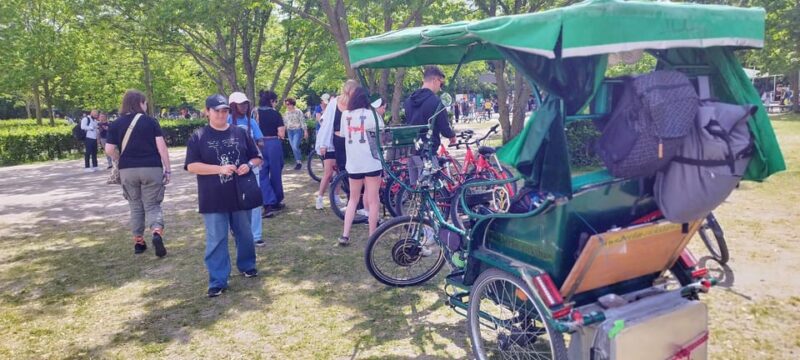 Berlin (E)Bike Tour Historical Highlights in Small groups - Key Points