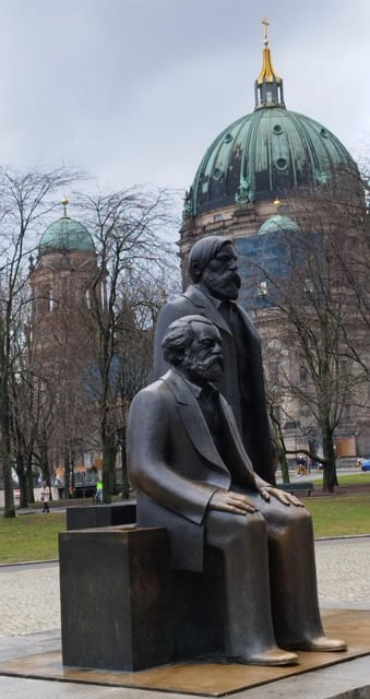 Berlin (E)Bike Tour Historical Highlights in Small groups - Meeting Point and End Location Details