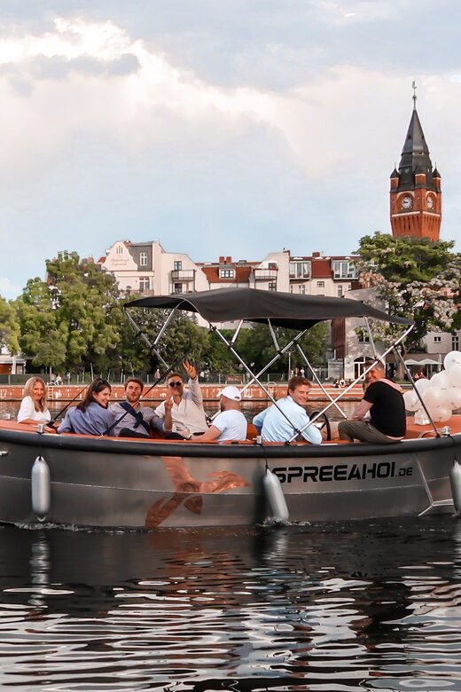 Berlin: Electric Boat Rental for self-driving 4 hrs - Discover Berlin from the Water with a Self-Driving Electric Boat
