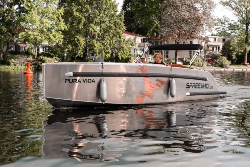Berlin: Electric Boat Rental for self-driving 4 hrs - Navigating Berlin’s Waterways from Müggelsee