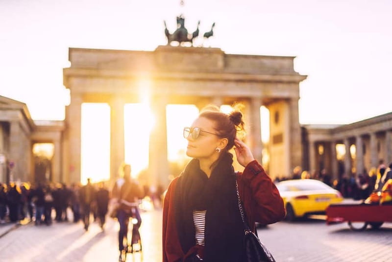 Berlin Essentials: Private Photoshoot at Berlin's top sites - Key Points