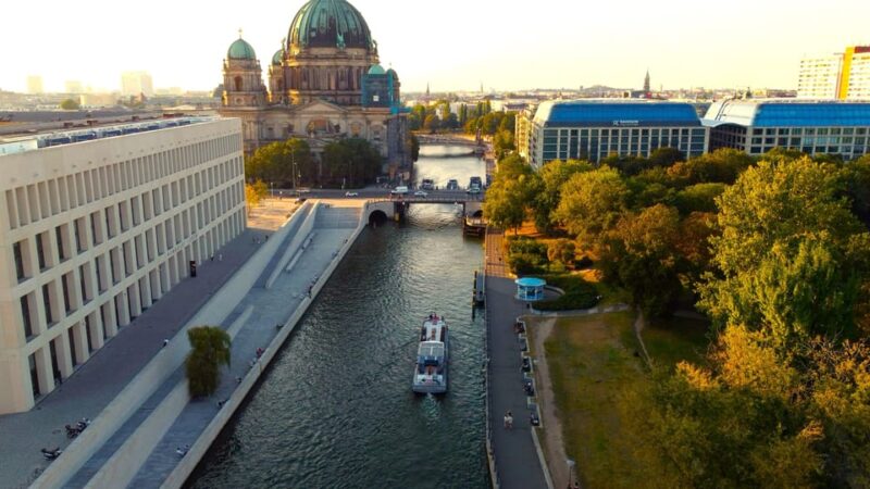 Berlin: Evening Sightseeing River Cruise on the Spree - The Saturday Schedule and Meeting Details