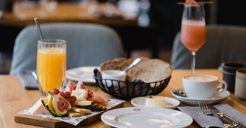 Berlin: Fine Dining Breakfast with Champagne in Schoneberg - Key Points