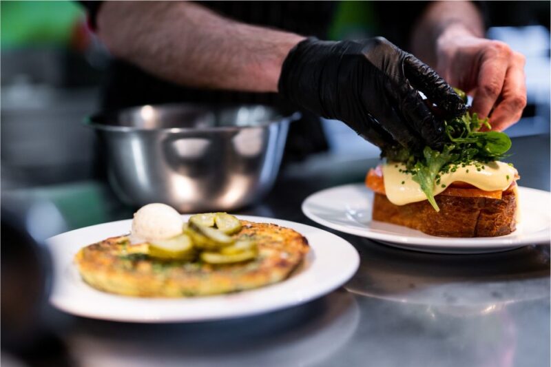 Berlin: Fine Dining Breakfast with Champagne in Schoneberg - Practical Details: Meeting Point and Group Size