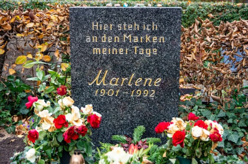 Berlin: Friedenau Neighborhood Historic Walking Tour - The Significance of Breslauer Platz Market