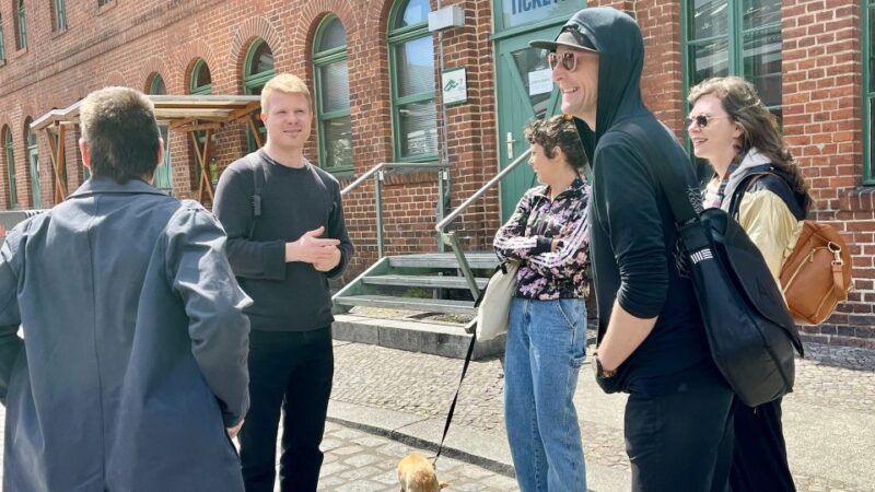 Berlin: Gourmet Food & Cultural Walking Tour - Practical Details: Meeting Point and Group Size