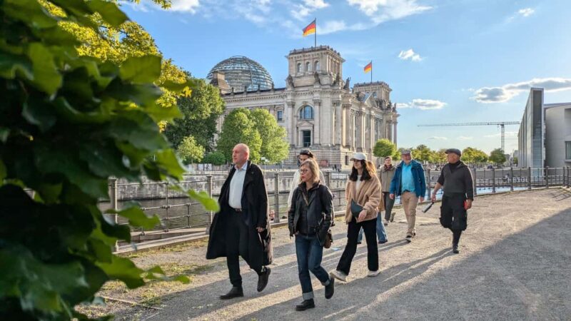 Berlin: Government District & Reichstag Hall Dome Visit - Practical Details: Group Sizes, Meeting Points, and Registration