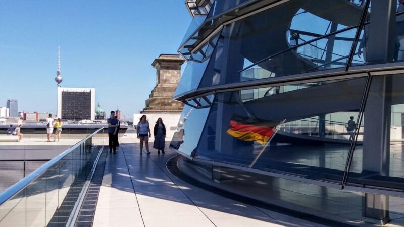 Berlin: Government District Tour and Reichstag Dome Visit - Inside the Reichstag: The Plenary Hall and Dome