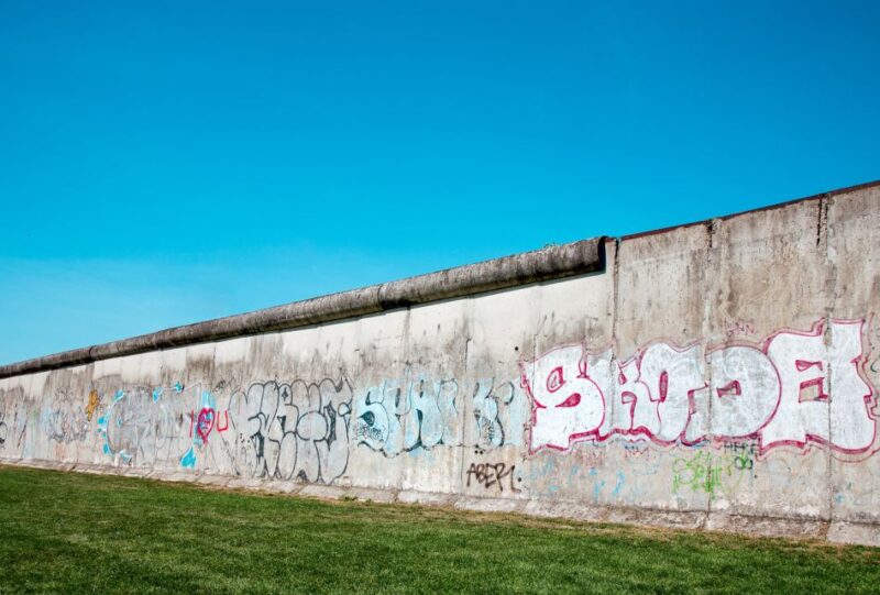 Berlin: Graffiti Workshop at the Berlin Wall - Key Points