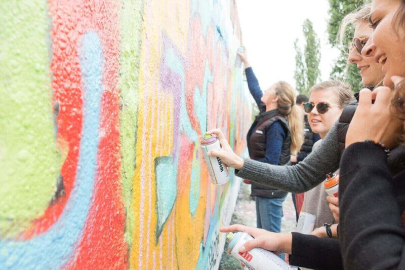 Berlin: Graffiti Workshop at the Berlin Wall - Creating Your Own Graffiti with Expert Guidance