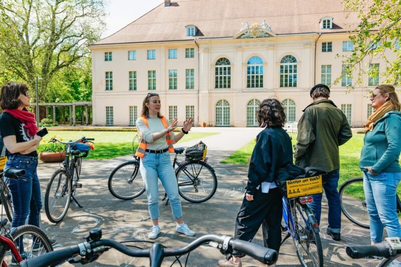 Berlin: Green City Guided Bike Tour - The Guide and the Bicycle Experience
