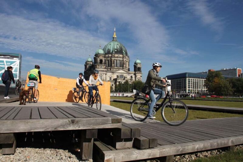 Berlin: Guided Bike Tour for School Groups - Key Points