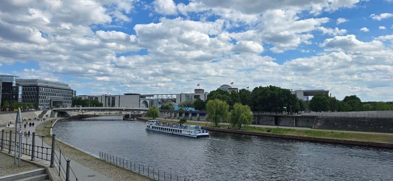 Berlin: guided Segway tour in the heart of the city - Practical Tips and Restrictions for Participants