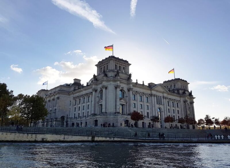 Berlin: Guided Walking Tour around the Reichstag - Crossing the Marshall-Brücke and Visiting the ARD-Hauptstadtstudio
