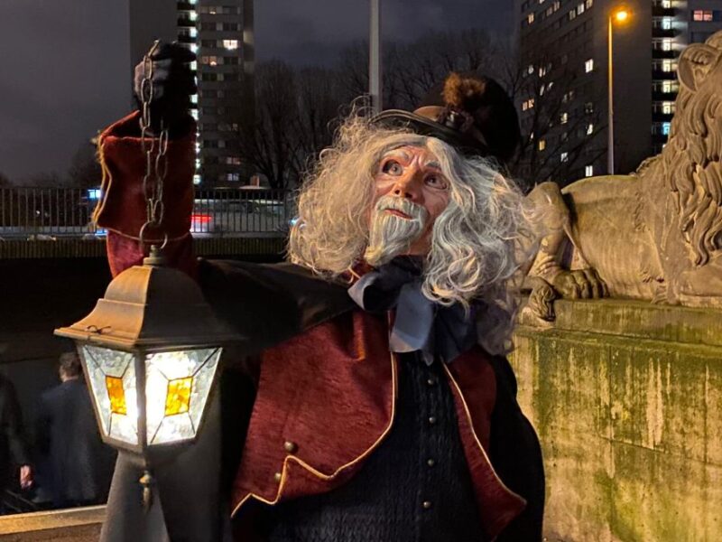 Berlin: Guided Walking Tour by Night - The Role of the Lamplighter in Creating Atmosphere