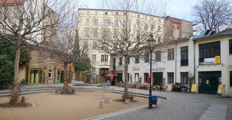 Berlin: Hackesche Höfe Courtyards Walking Tour - Discover Berlins Iconic Landmarks and Hidden Courtyards