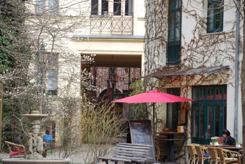 Berlin: Hackesche Höfe Courtyards Walking Tour - Viewing the Rotes Rathaus and Berlin’s City Hall