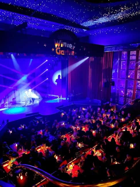 Berlin: Highlight Show "FLYING LIGHTS" - Variety Show - Highlights of the "FLYING LIGHTS" Variety Show in Berlin