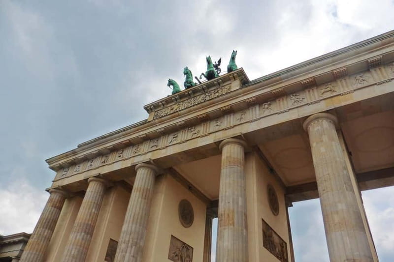 Berlin: Historic Center Walking Tour with a Real Berliner - The Significance of the Humboldt Forum and University