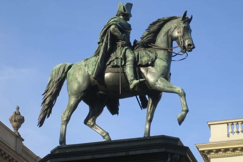 Berlin: Historic Center Walking Tour with a Real Berliner - The Brandenburg Gate: Berlin’s Most Recognizable Symbol