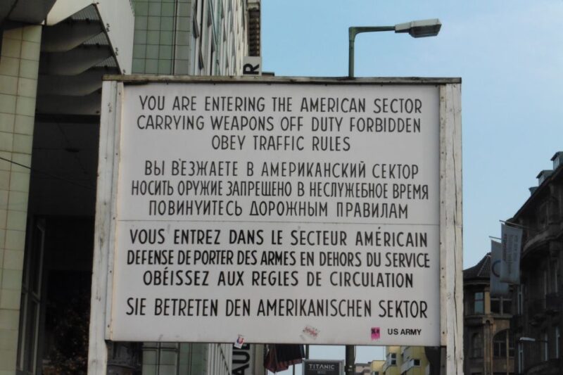 Berlin: Historical Sights & Berlin Wall Tour with a Berliner - Walking Along the Berlin Wall Remnants