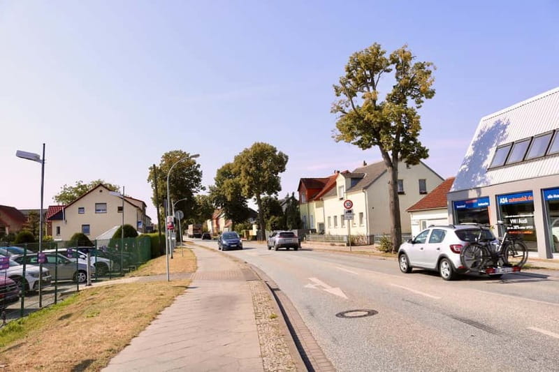 Berlin: Historical Tour along the Death March Path with Car - The Experience of the Guide and Language Options