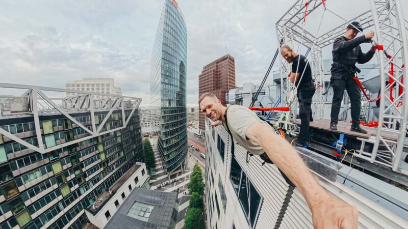 Berlin: House Running at "Das Center" Berlin 40m vertical! - The Thrilling Descent on Berlin’s Iconic Building