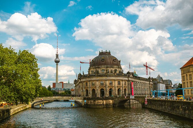 Berlin Jewish Quarter and Holocaust Private Walking Tour - Inside the Historic New Synagogue