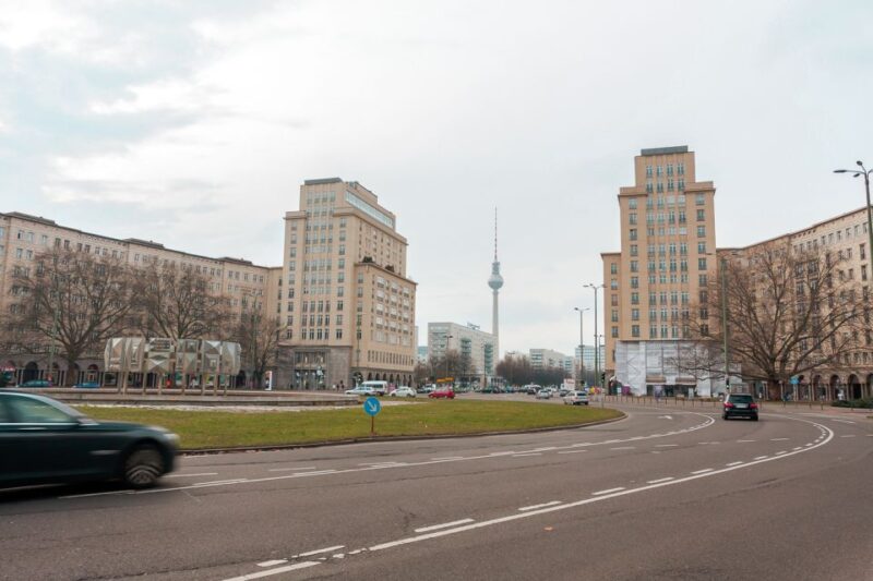 Berlin: Karl-Marx-Allee 2-Hour Tour - Strausberger Platz: Gateway to the Socialist City Center