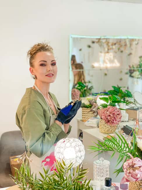 Berlin: Lipstick-Making Workshop with Prosecco - Key Points