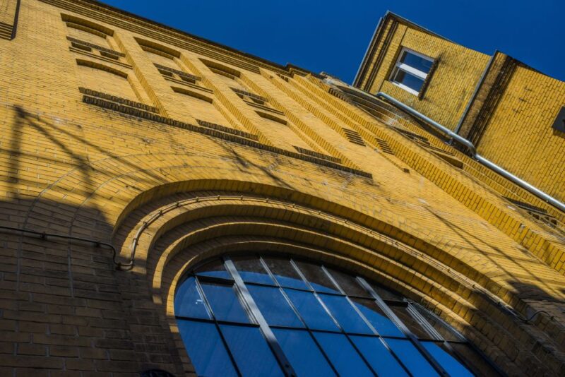 Berlin: Mampe Schnapps Brewery Tour and Tasting (IN ENGLISH) - The Guide’s Role and Tour Experience