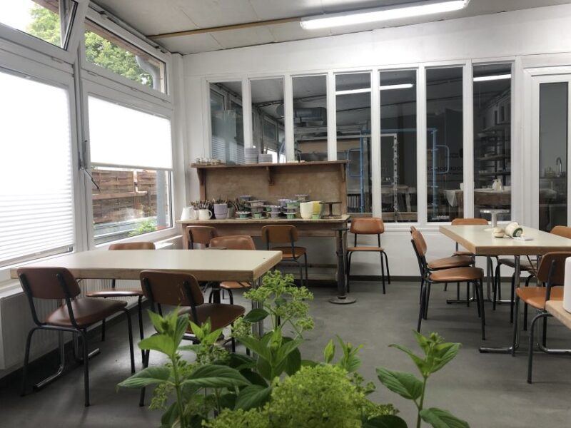 Berlin-Marwitz: Ceramic Painting Workshop - Crafting a Personalized Ceramic Keepsake in a Relaxed Setting