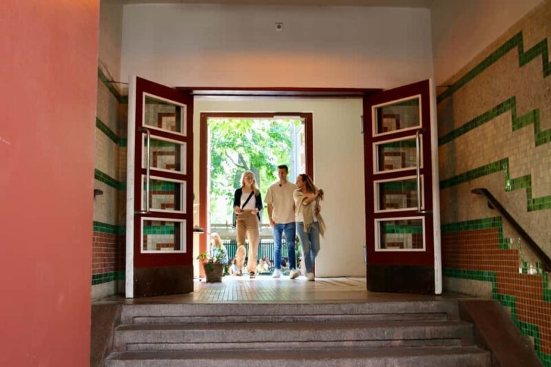 Berlin Mitte: The Center of Culture; Gallery Tour - Key Points