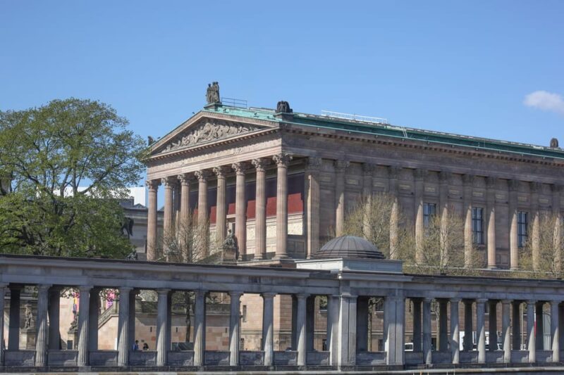 Berlin: Museum Island Guided Walking Tour - Discovering the Humboldt Forum and Lustgarten