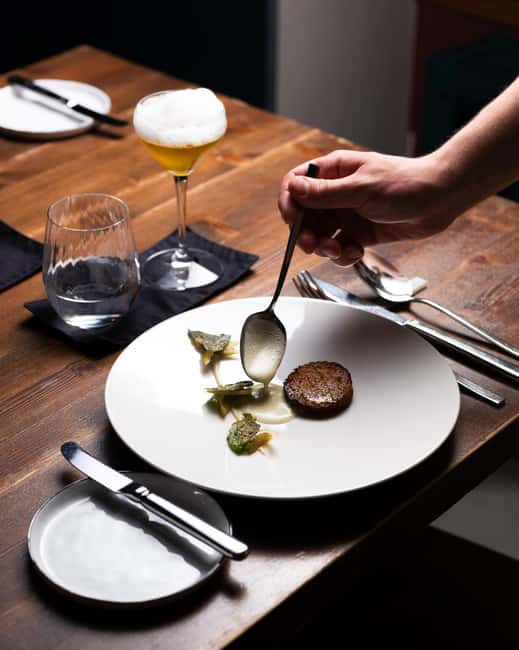 Berlin: New Year's Eve Vegan Michelin Dinner at Bonvivant - The Location: Bonvivant Cocktail Bistro in Berlin