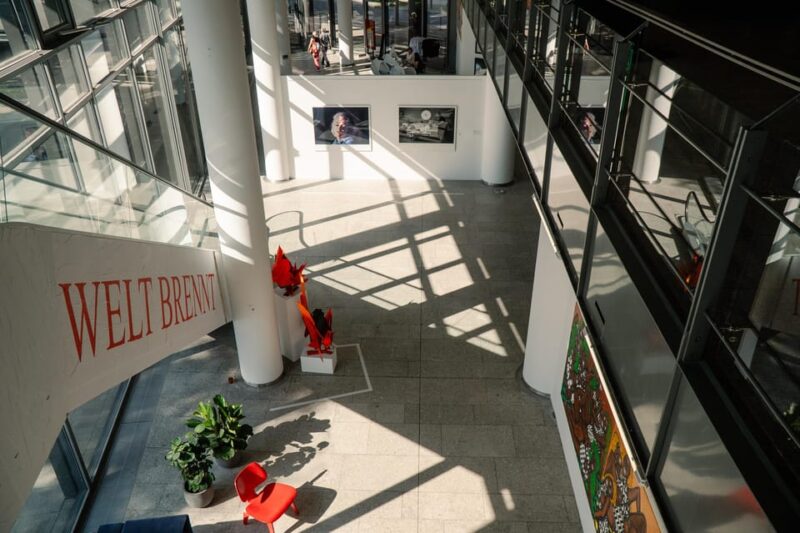 Berlin: Notagallery - Modern Art Gallery Tour - Explore Modern Art at Notagallery with the "Gesunder Größenwahn" Exhibition