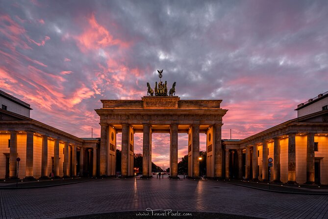 BERLIN PHOTO TOUR with a professional Photographer from Berlin - Meet at Berlin’s Most Famous Landmark: Brandenburg Gate
