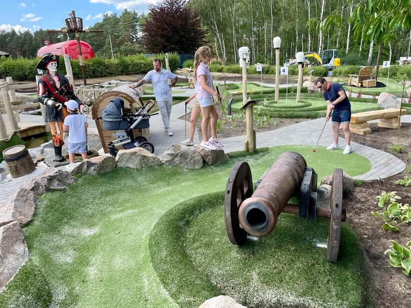 Berlin: Pirate´s Island Adventure Mini Golf Ticket - Practical Details on Access and Equipment