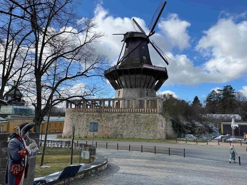 Berlin: Potsdam and Wannsee Tour with Hotel Pickup - Flexibility and Convenience of the Tour Format