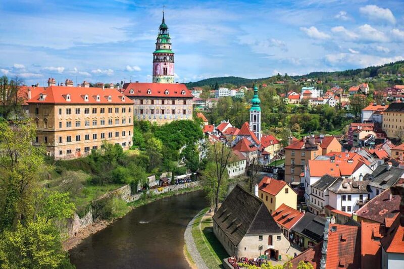 Berlin: Prague VIP luxury Van Day Trip - Discover Prague on a Luxury Day Trip from Berlin