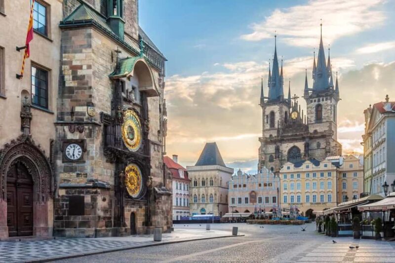 Berlin: Prague VIP luxury Van Day Trip - Key Points